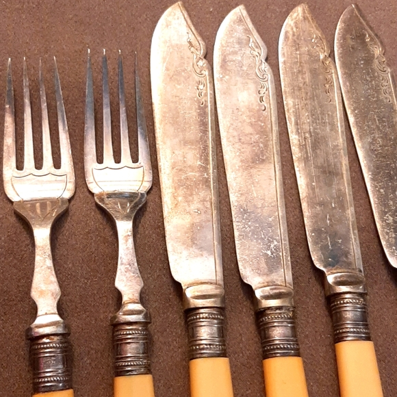 Antique 12pc Edwardian fish service EPNS - Picture 2 of 4